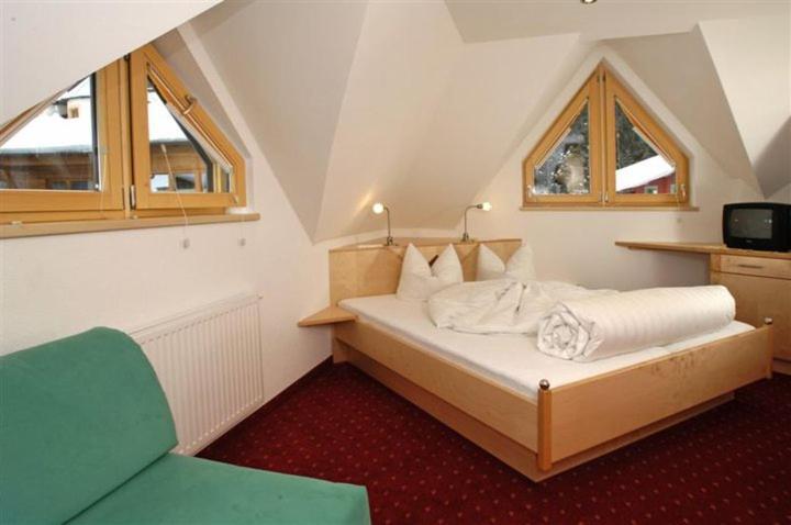 Hotel Kristall B&B Ischgl Exteriör bild