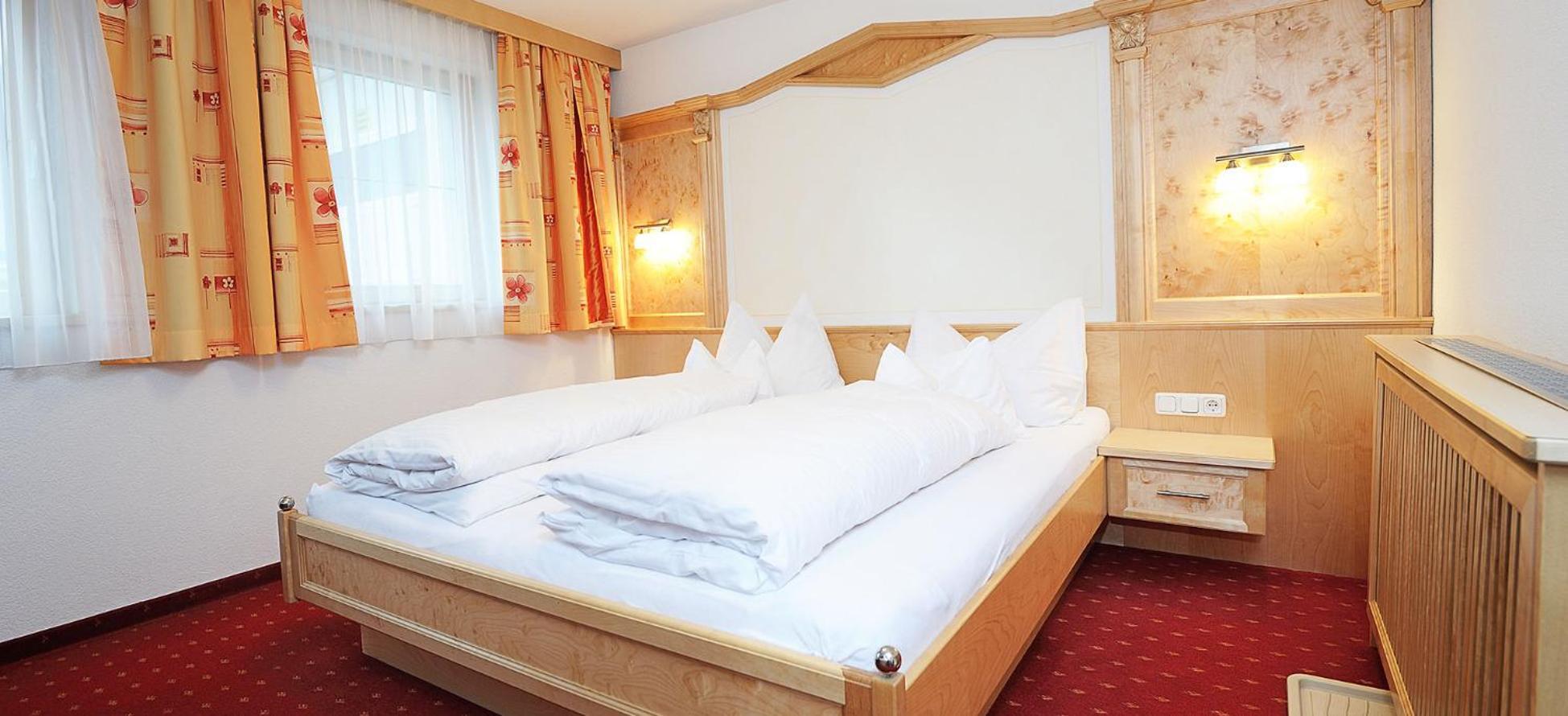 Hotel Kristall B&B Ischgl Exteriör bild