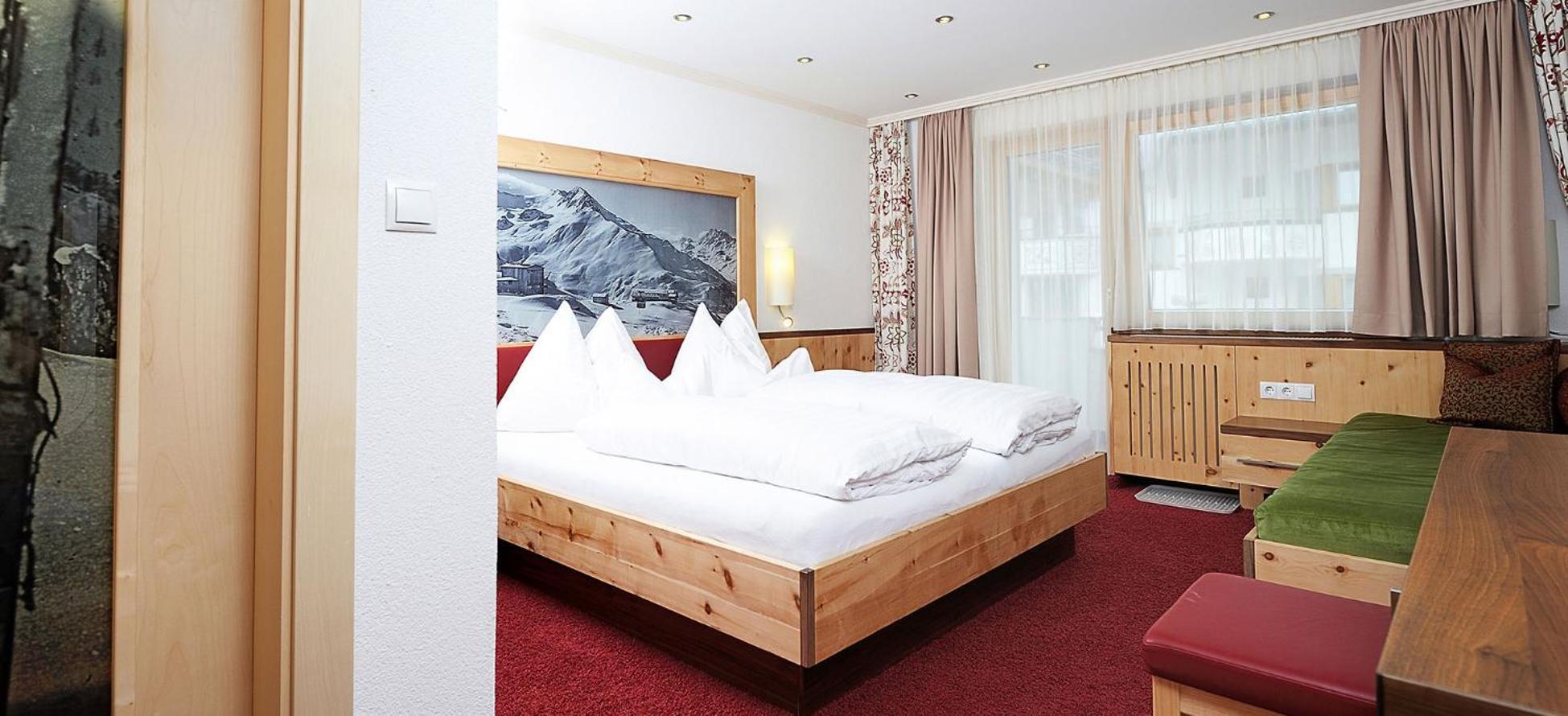 Hotel Kristall B&B Ischgl Exteriör bild